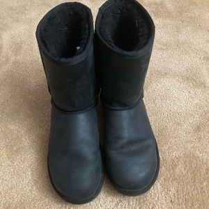 Black Ugg boots
